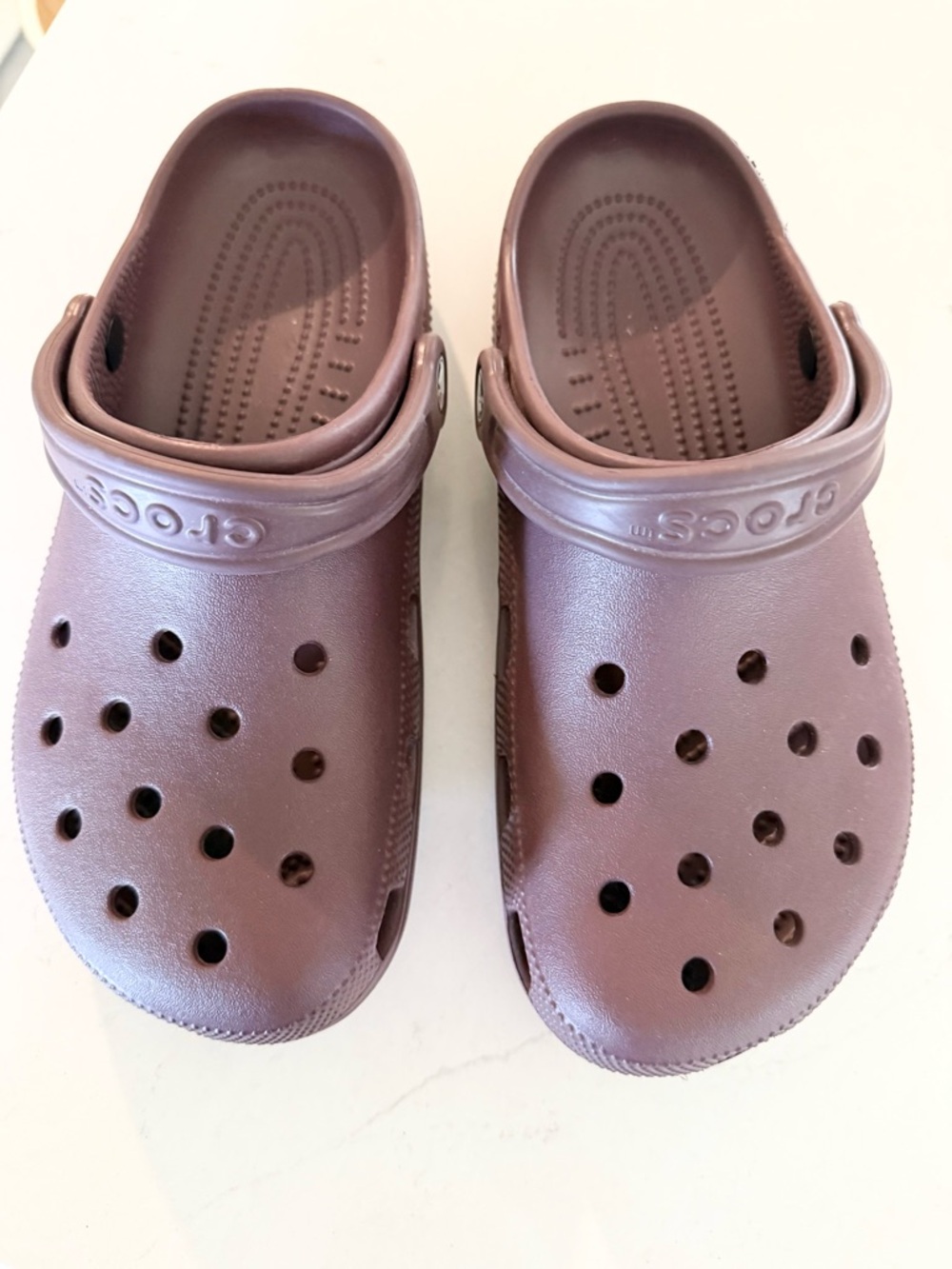 NEW CROCS CLASSIC CLOG BURGUNDY 8 M 10 W